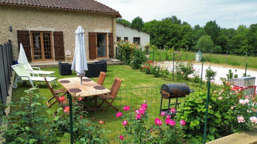 Eglise-Neuve-de-Vergt Chez Lucia A 15Min De Perigueux A 6Km Autoroute A89 아파트 외부 사진